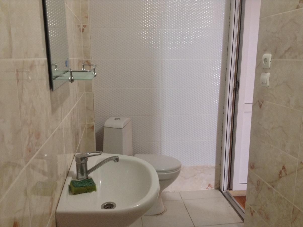 Guest House U Lili Gagra Bagian luar foto