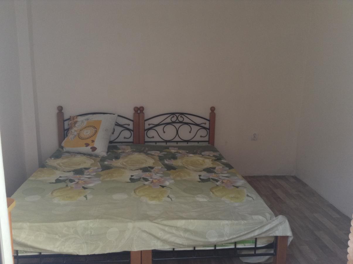 Guest House U Lili Gagra Bagian luar foto